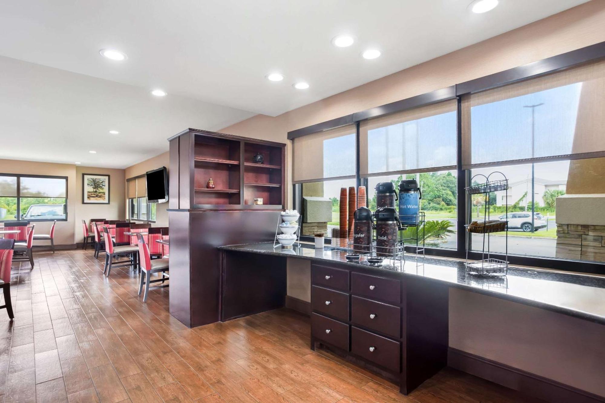 Comfort Suites Gulfport Luaran gambar
