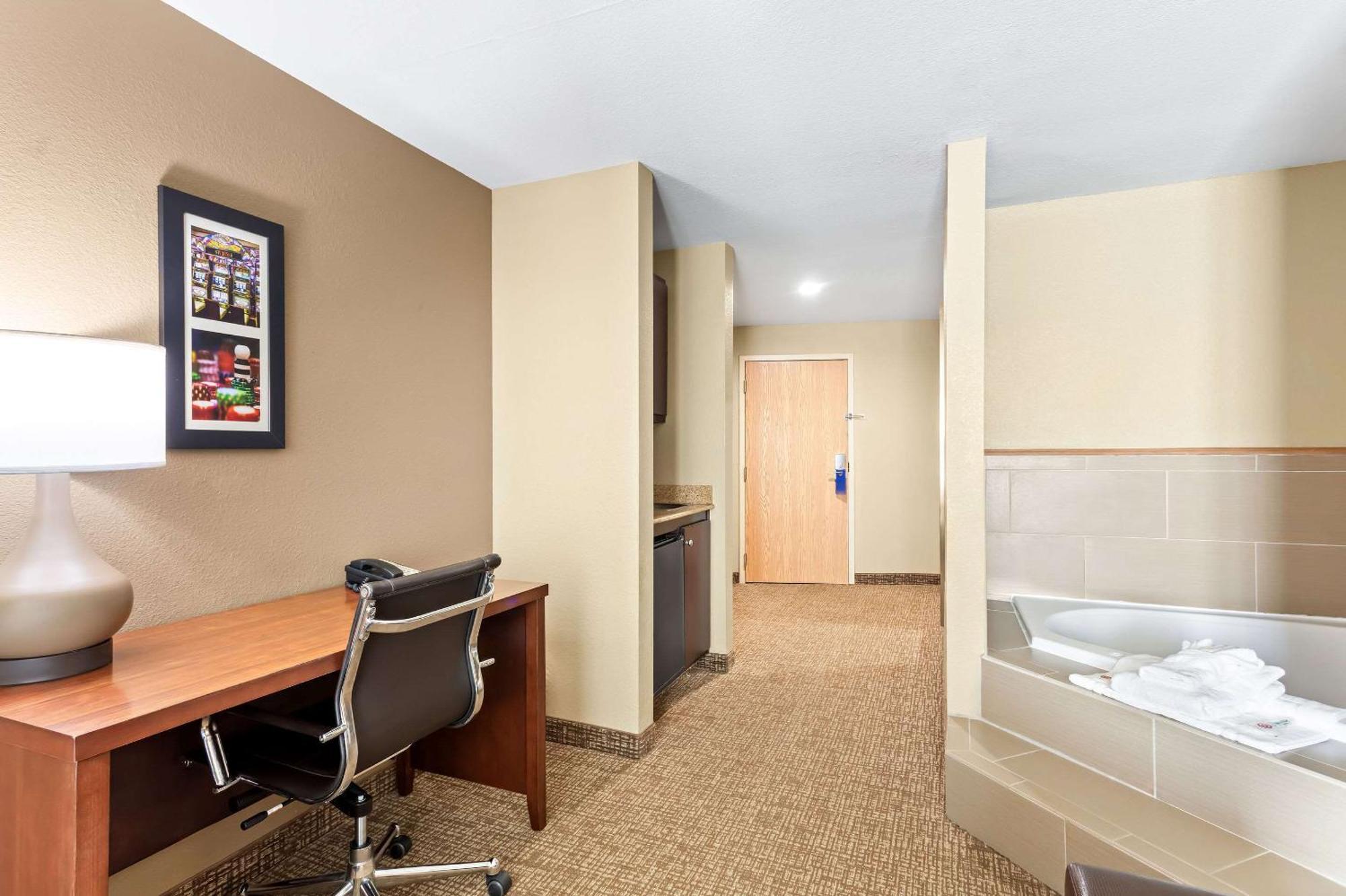 Comfort Suites Gulfport Luaran gambar